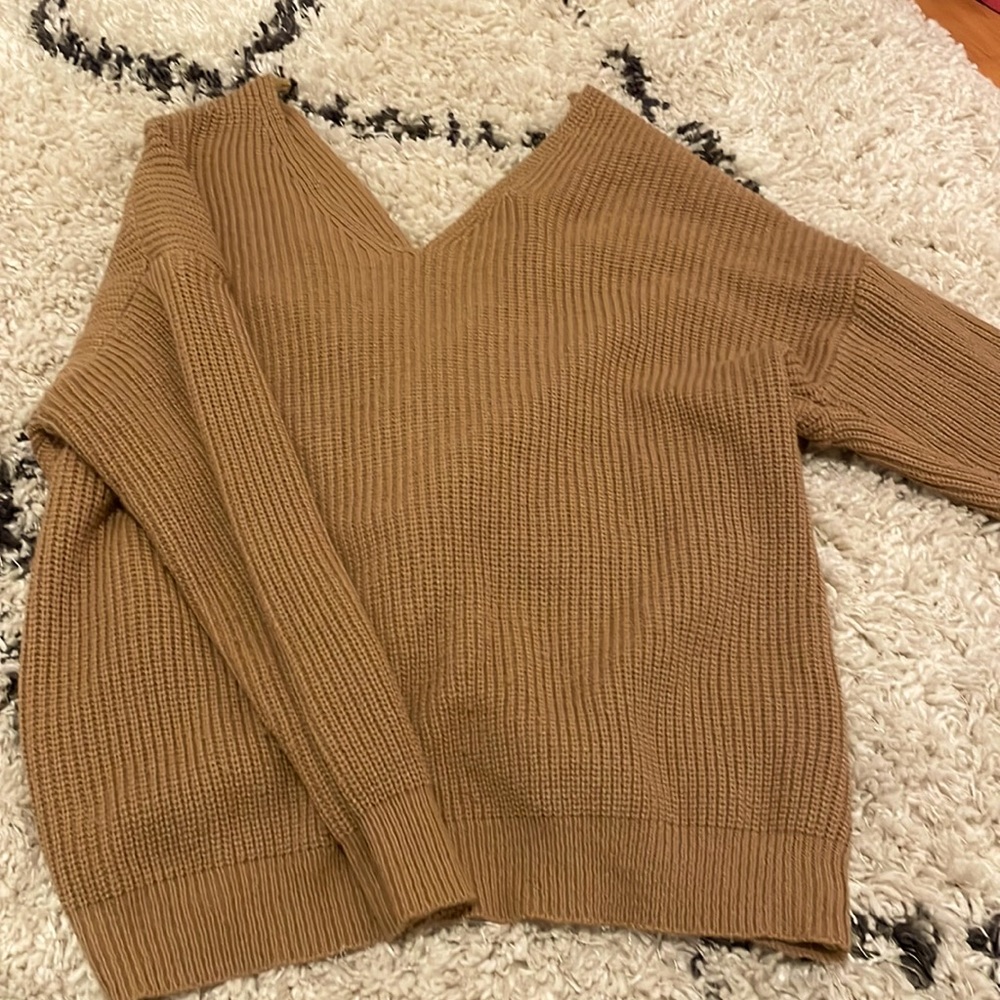 Crossed back sweater